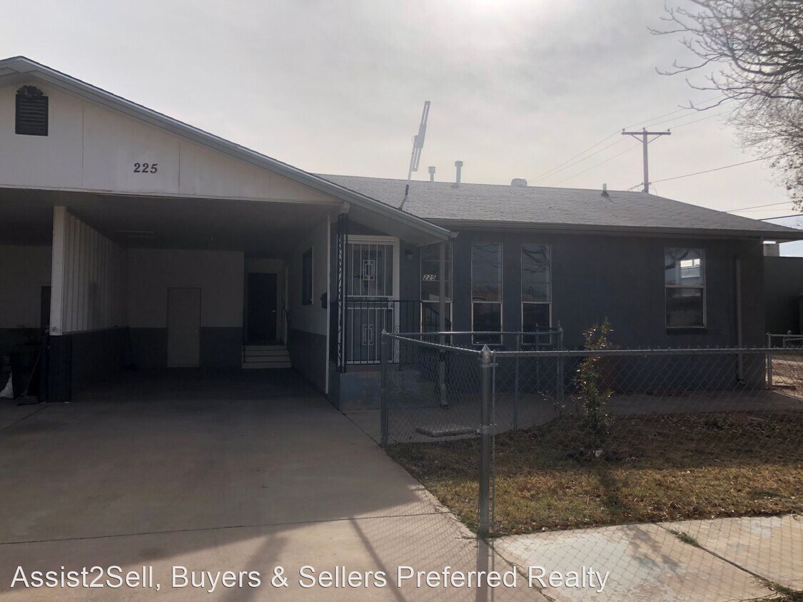 Primary Photo - 2 br, 1 bath House - 225 New York Ave B