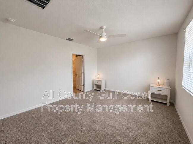 Building Photo - 456 Lazy Shr Dr