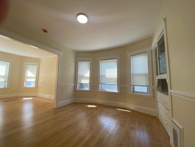 Building Photo - 65 Wareham St