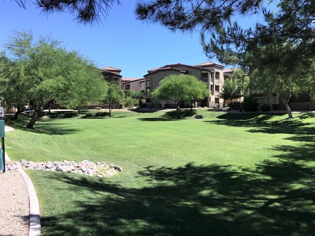 Foto del edificio - **SPECTACULAR - 2BEDROOM/2BATHROOM/1GARAGE...