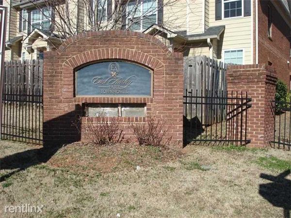 Foto del edificio - 4281 Youngstown Cir