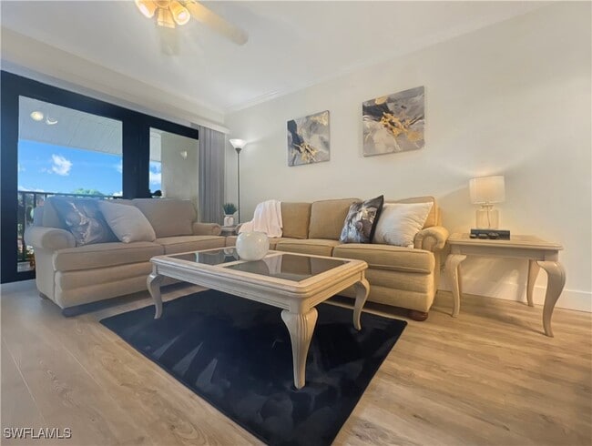 Foto del edificio - 600 Neapolitan Way