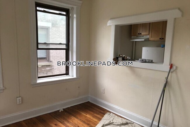 Building Photo - 360 Riverway
