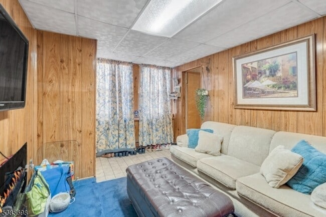Foto del edificio - 512 McBride Ave