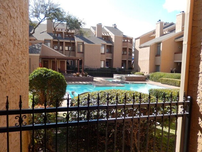 Foto del edificio - 5550 Spring Valley Rd