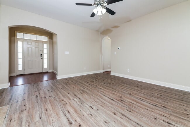Building Photo - 12 Wensley Ct
