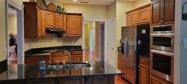 Building Photo - 6816 Somerby Ln