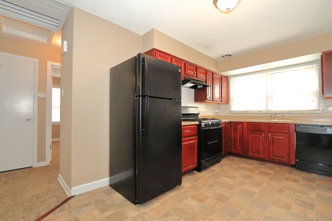 Building Photo - 242 Emerling Dr