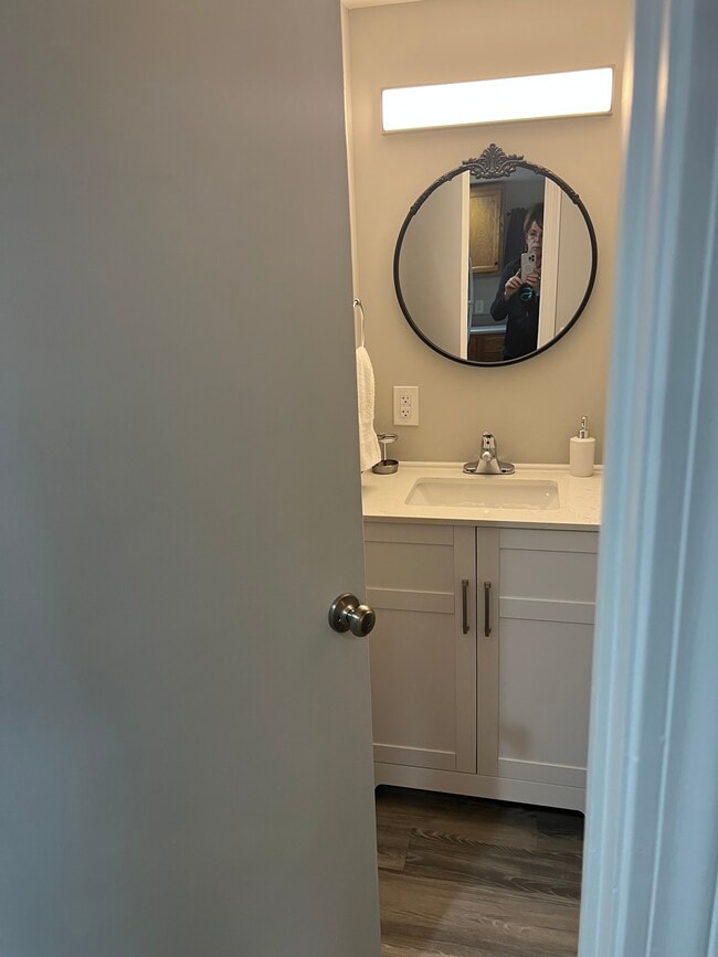 Building Photo - 14 1st St