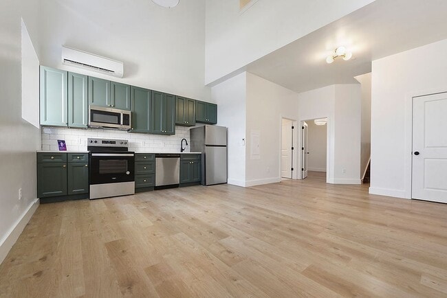 Interior Photo - The Benedict