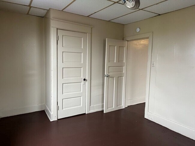 Building Photo - 36 S 13th St