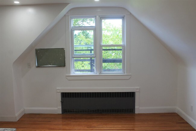 Building Photo - 252 Avenue B