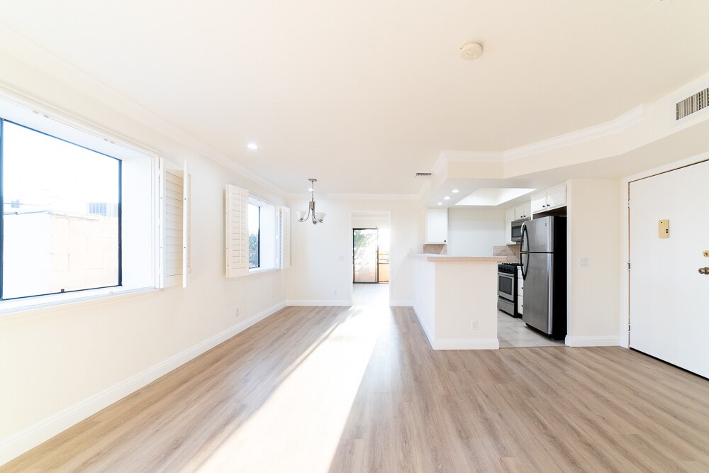 Foto principal - 1510 S Barrington Ave