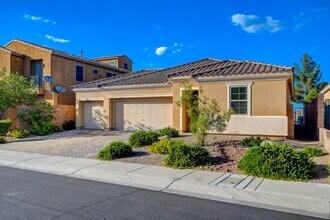 Building Photo - 484 Punto Vallata Dr