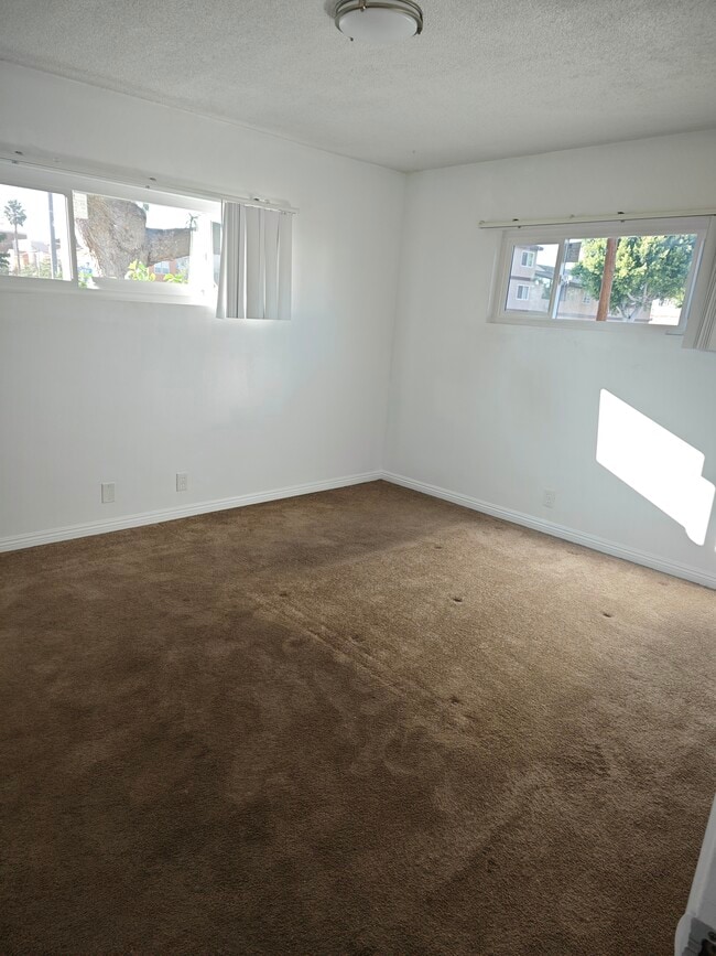 Building Photo - 444 W Regent St