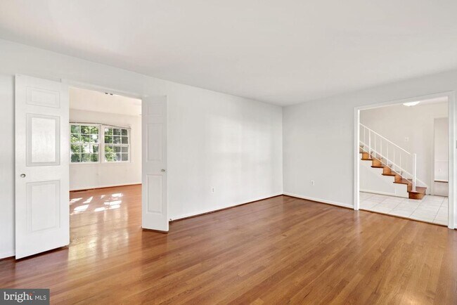 Foto del edificio - 8208 Gainsborough Ct W