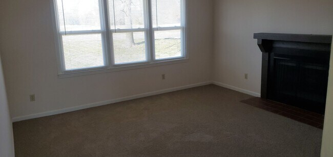 Foto del edificio - 306 W Southampton Dr