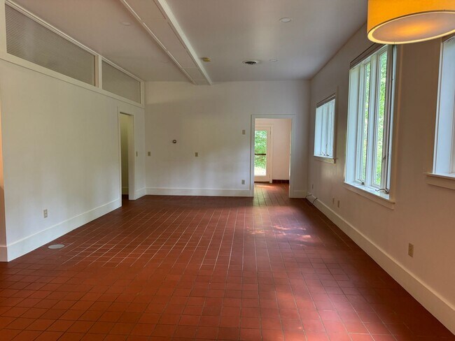 Foto del edificio - 1490-1494 Beaver Meadow Rd