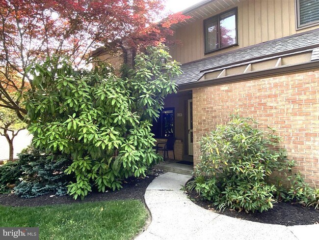 Building Photo - 354 Paoli Woods Dr