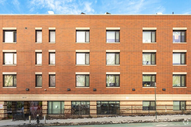 Foto del edificio - 80-97 Cypress Ave