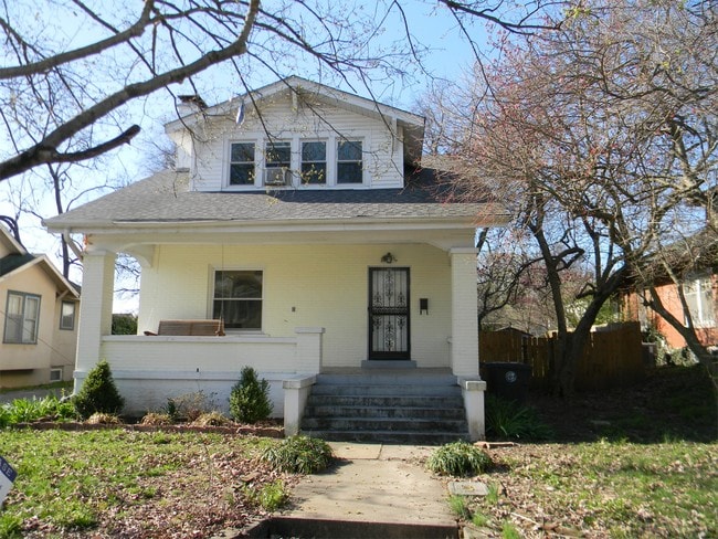 Building Photo - 1425 Bessie St