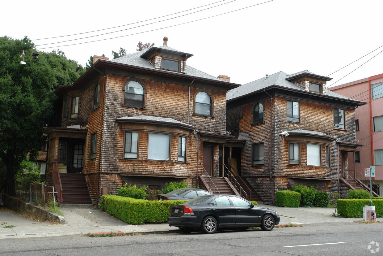Foto principal - 2327-2333 Dwight Way