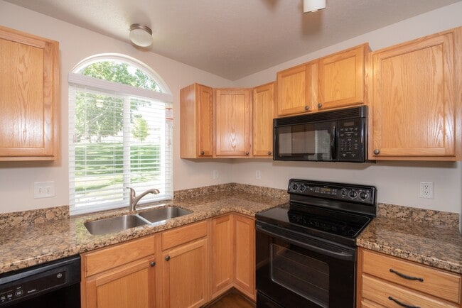 Foto del edificio - Beautiful Townhome in Great Location!