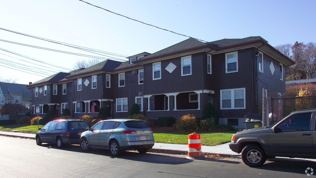 Building Photo - 9-19 Old Colony Ave