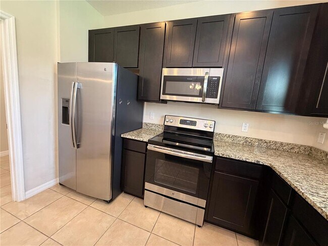 Foto del edificio - 2432 Seven Oaks Dr