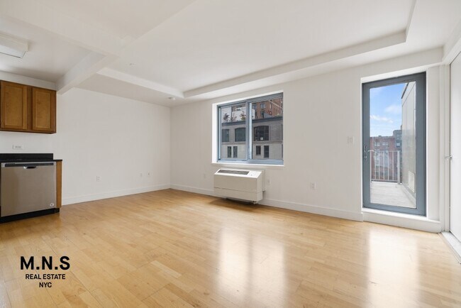 Building Photo - 63 Schermerhorn St