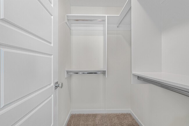 Foto del edificio - 409 Deer Path Lp
