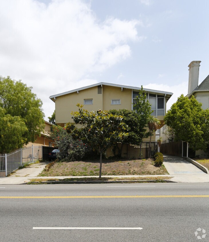 Building Photo - 440 S Wilton Pl