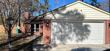 Building Photo - 11 Redberry Ct