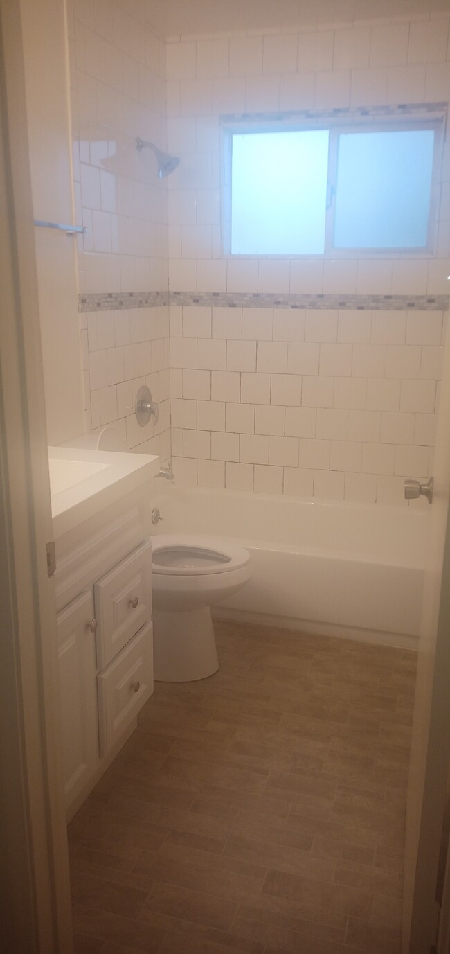 Building Photo - Anita Plaza Apartments