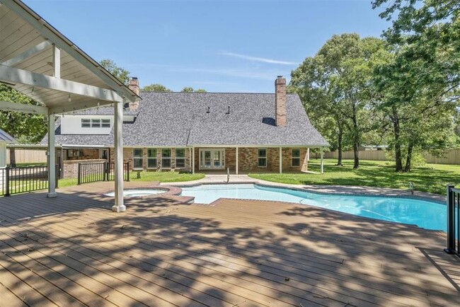 Building Photo - 14203 Decker Dr