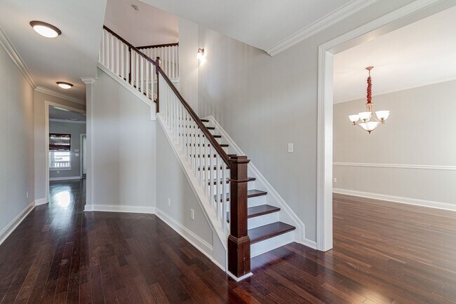 Foto del edificio - 5 Bedroom, 3.5 Bath Home w/  2 Car Garage