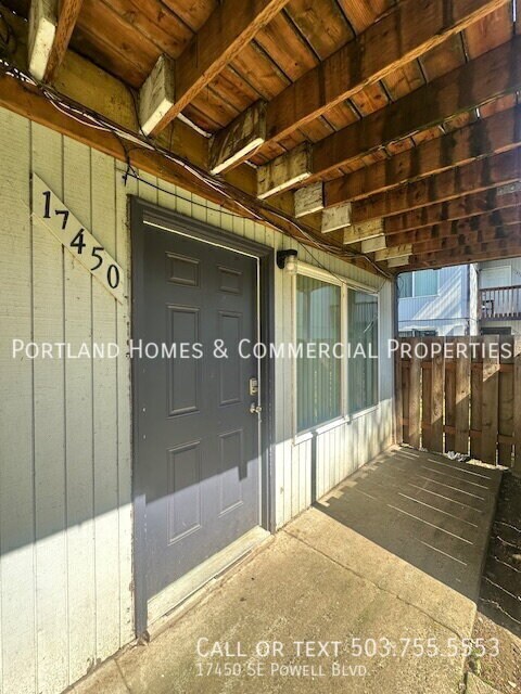 Foto del edificio - 17450 SE Powell Blvd