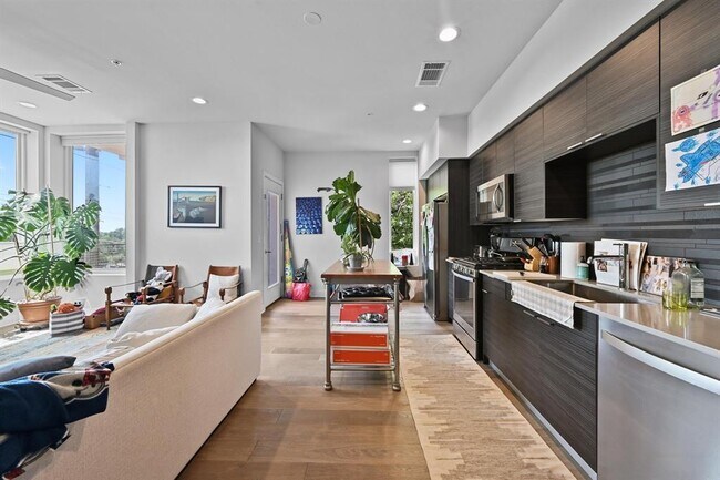 Foto del edificio - 1800 E 4th St
