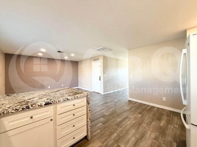 Foto del edificio - 554 W Yale Dr