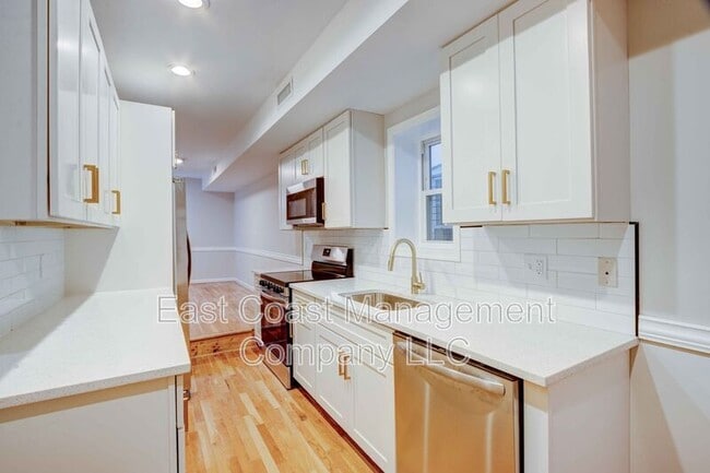 Building Photo - 203 S Regester St