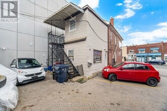 Building Photo - 3331 Dundas St W