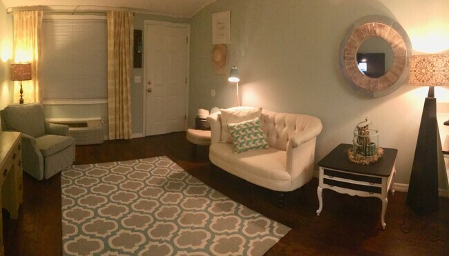 Sala de estar - 583 7th Pl