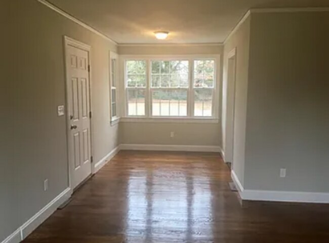 Foto del edificio - 114 Woodland Dr