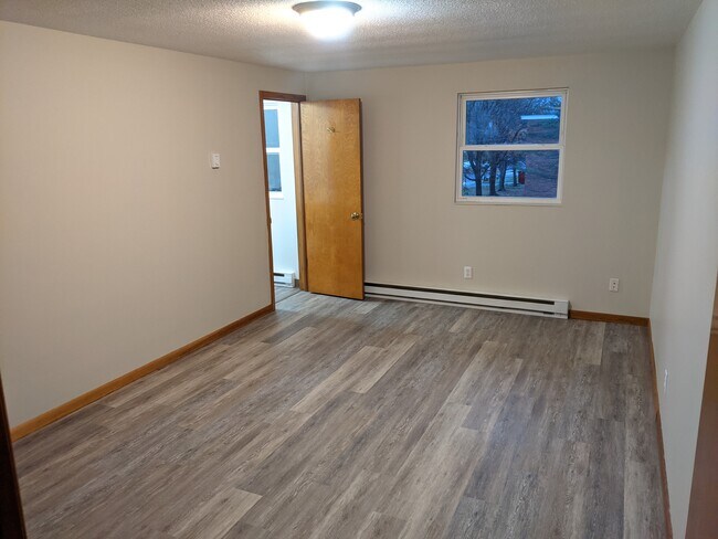 Building Photo - 245 Hillside Cir