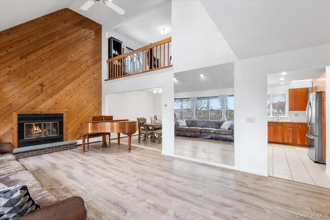 Foto del edificio - 712 Linda Ave