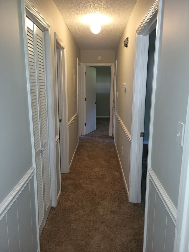 Foto del edificio - THREE BEDROOM, TWO BATH HOUSE