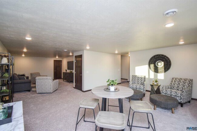 Foto del edificio - 7303 E 45th St