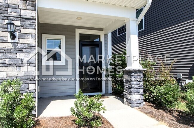 Building Photo - 1002 Ashcroft Cir