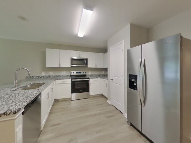Building Photo - 15791 Del Norte Dr