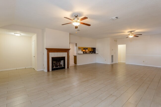 Foto del edificio - 9206 Towerstone Dr